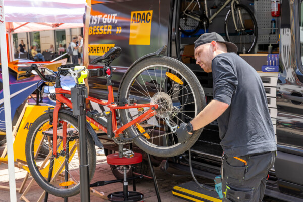 SAM 2025 ADAC Radprüfmobil